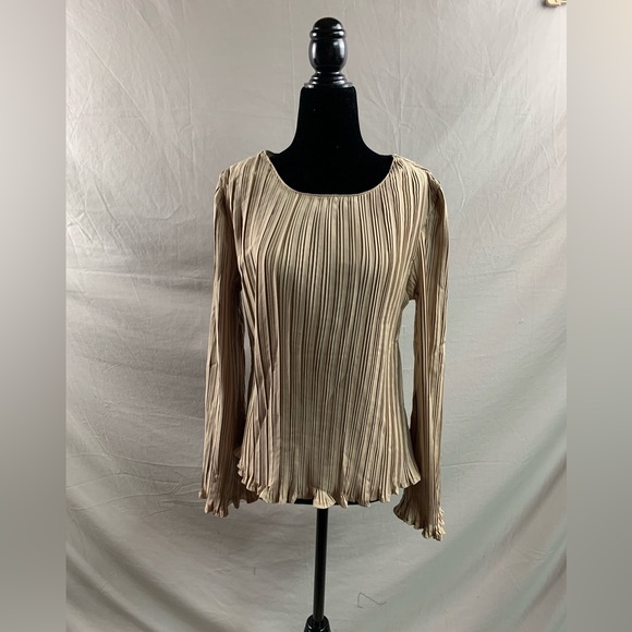 Gold Pleated Bell Sleeve Blouse - Picture 7 of 10
